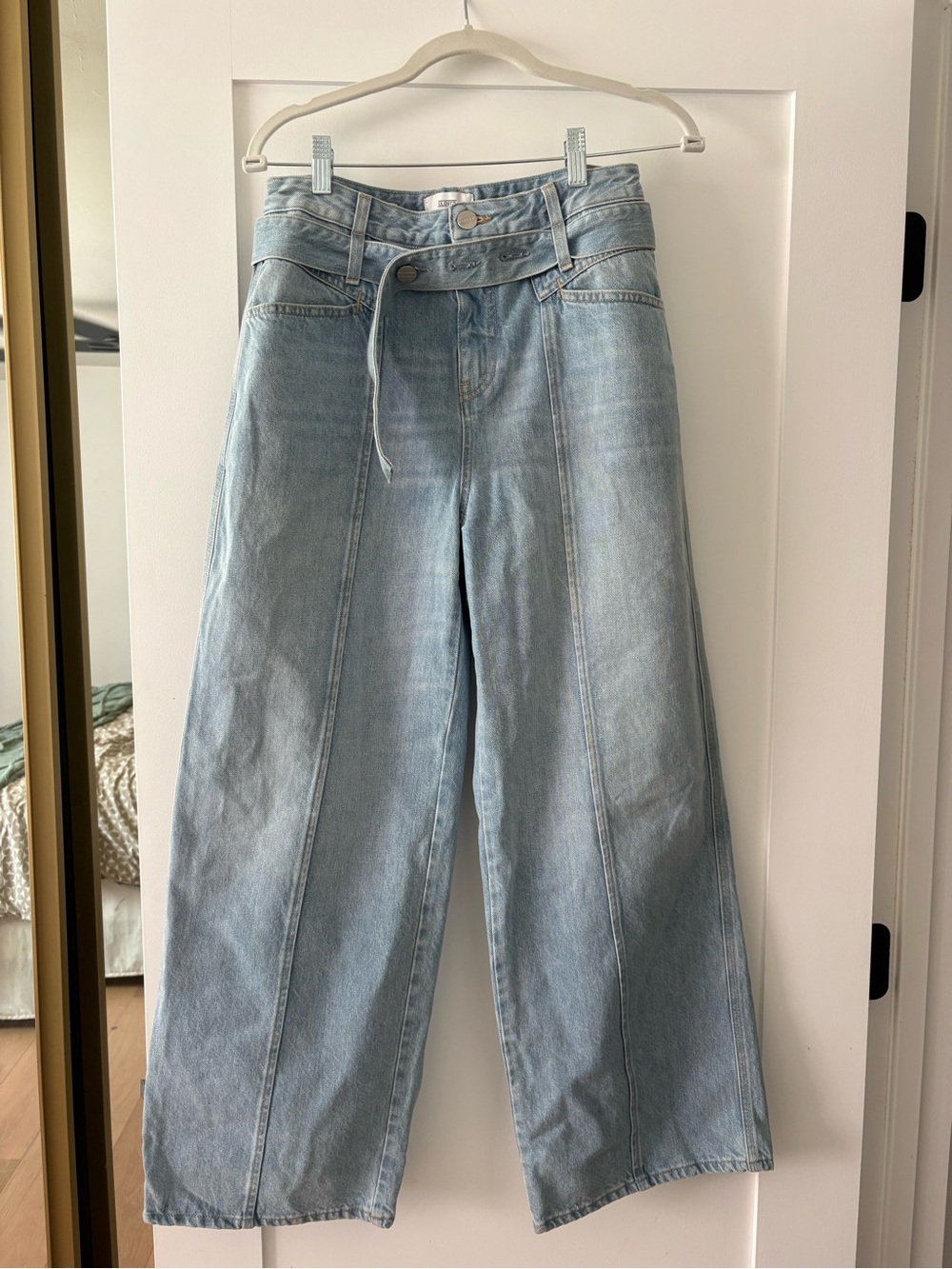 CLOSED wideleg denim with belt